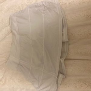 White lululemon tennis skirt size:4
